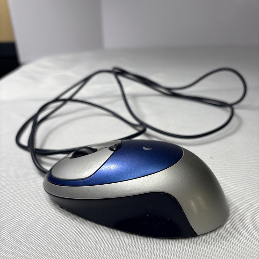 Used Original Logitech Click! Optical Mouse M-BT85 USB